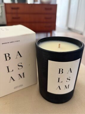 NWT Brooklyn Candle Studio BALSAM Noir Scented Candle 10 oz Evergreen